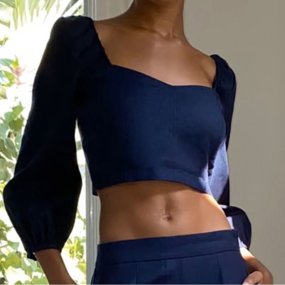 Aritzia - Hadwyn Blouse in xxs - Picture 5 of 5